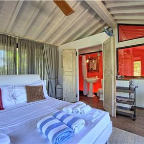 5 bedroom villa with pool and tennis court near San Gimignano, sleeps 10